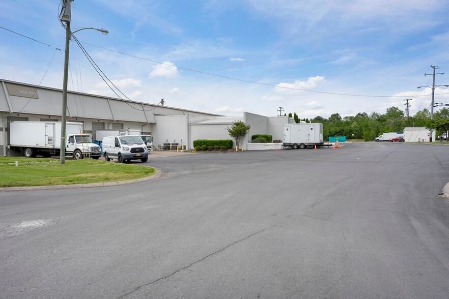 801 Space Park S, Nashville, TN for lease - Building Photo - Image 1 of 3