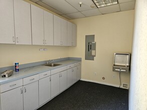 1110 W Kettleman Ln, Lodi, CA for lease Interior Photo- Image 2 of 3