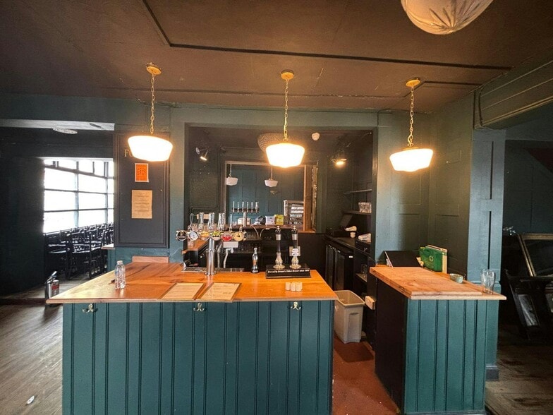 93 Queens Rd, Hastings for sale - Building Photo - Image 3 of 5