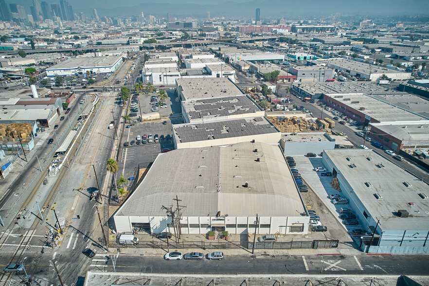 1705-1707 E 20th St, Los Angeles, CA for lease - Building Photo - Image 2 of 43