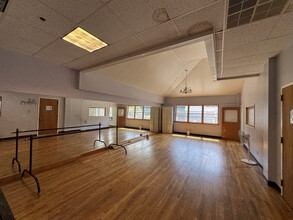 24 Old Albany Post Rd, Croton On Hudson, NY for lease Interior Photo- Image 1 of 12