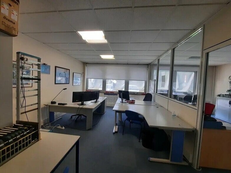 Office in Mont-Saint-Aignan for lease - Building Photo - Image 2 of 13