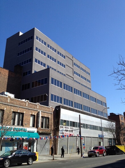 423 E 138TH St, Bronx, NY for lease - Building Photo - Image 2 of 7