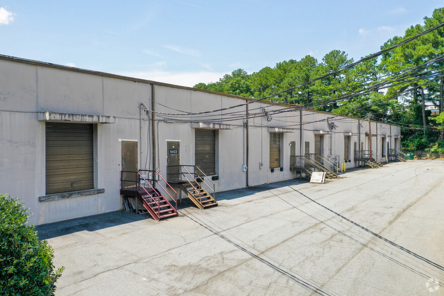 6433-6435 Warren Dr, Norcross, GA for lease - Building Photo - Image 2 of 3