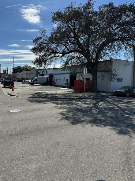 2140 NW 23rd Ave, Miami, FL for sale - Building Photo - Image 2 of 15