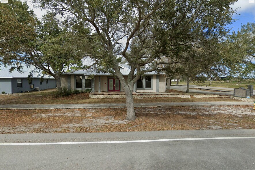 550 Airport Ave E, Venice, FL for lease - Building Photo - Image 3 of 3