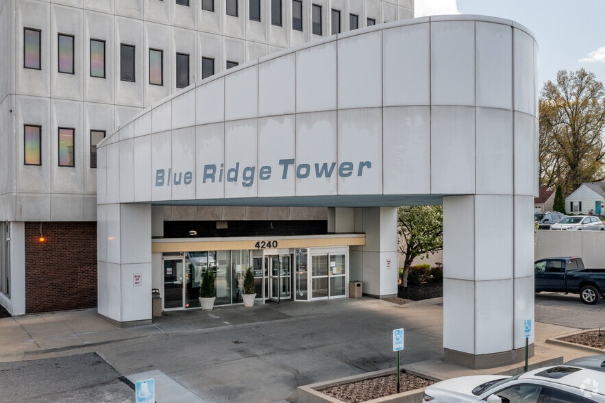 4240 Blue Ridge Blvd, Kansas City, MO for sale - Building Photo - Image 3 of 47