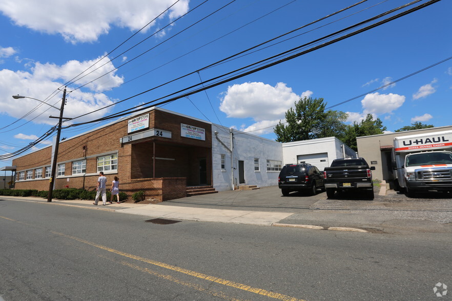 14-24 E Wesley St, South Hackensack, NJ for lease - Building Photo - Image 2 of 3