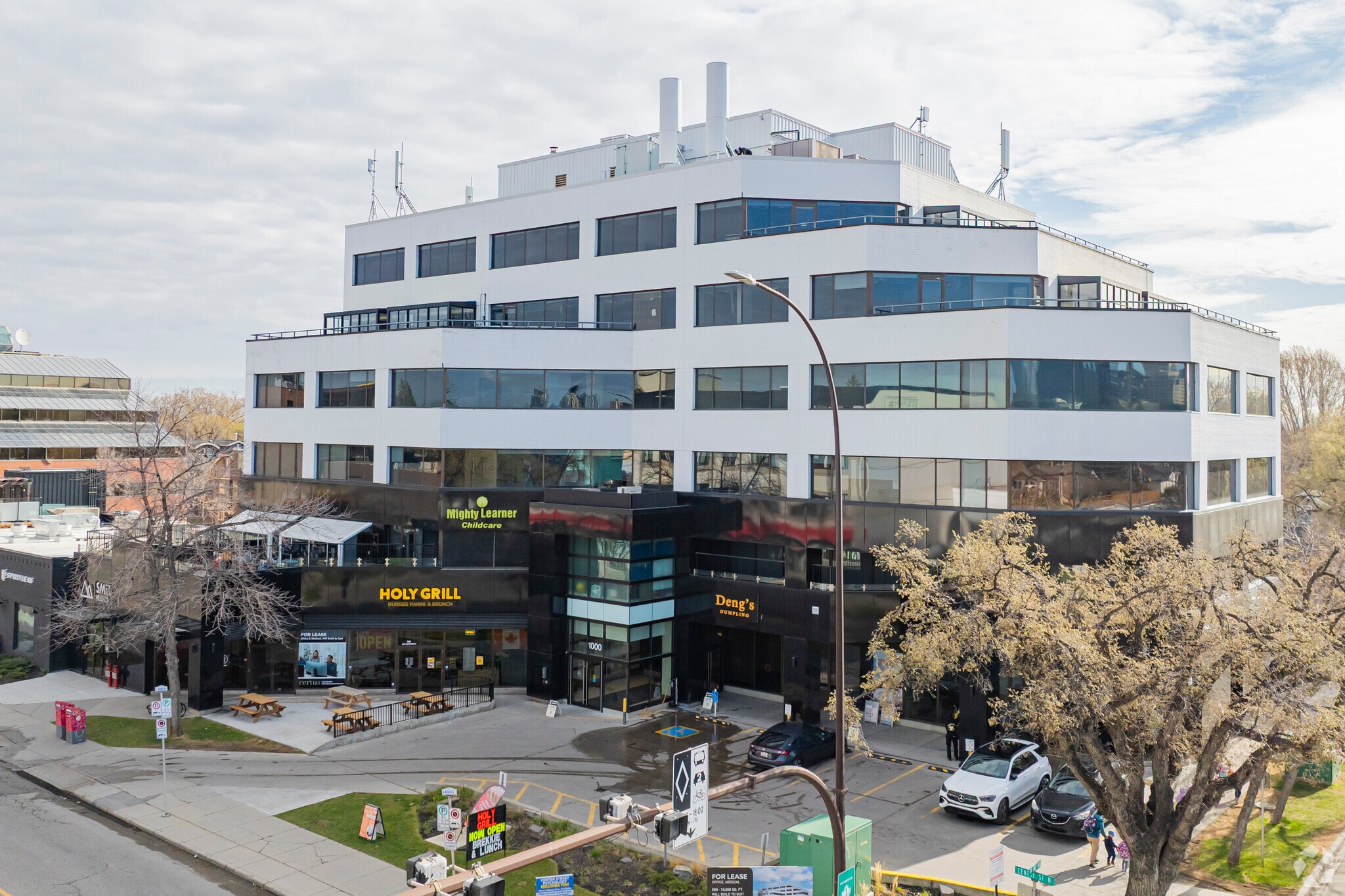 1000 Centre St NE, Calgary, AB for sale Primary Photo- Image 1 of 1