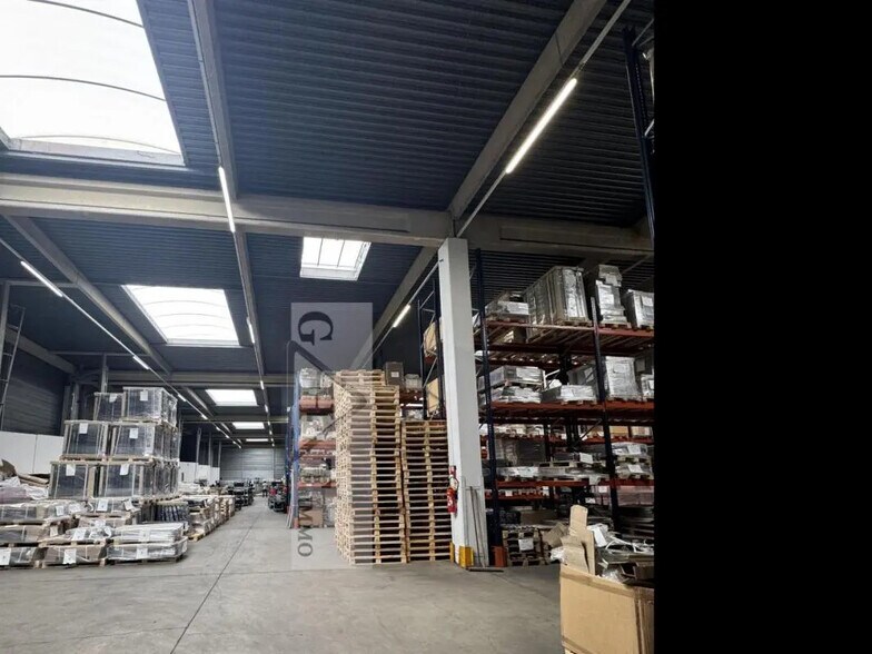 Industrial in Wissous for lease - Interior Photo - Image 3 of 4