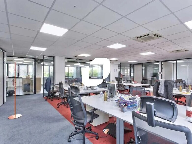Office in Le Kremlin-Bicêtre for lease - Interior Photo - Image 3 of 10