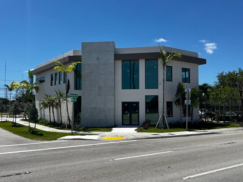 5000 Pembroke Rd, Hollywood, FL for lease - Primary Photo - Image 1 of 46