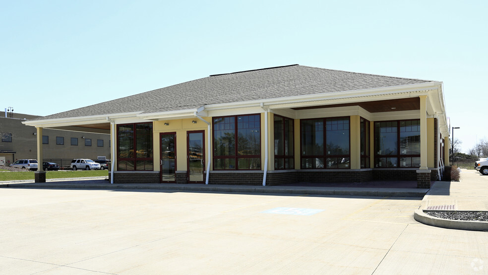 23600 Commerce Park, Beachwood, OH for lease - Primary Photo - Image 3 of 13