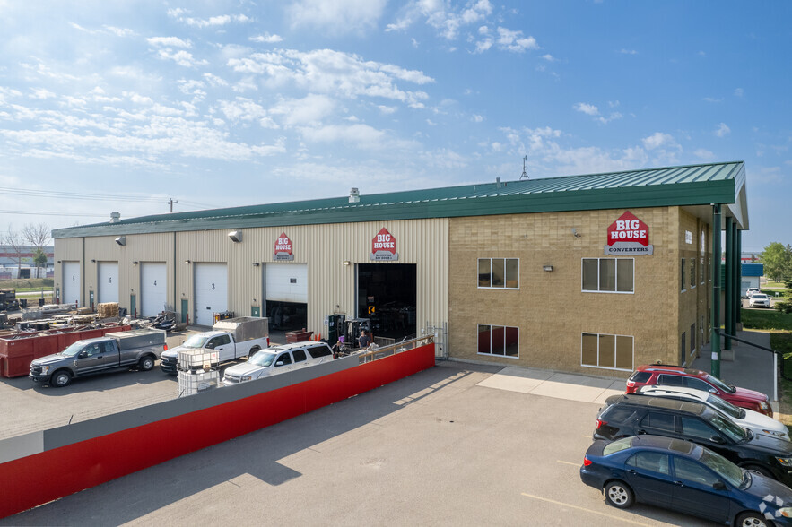 5830 51st St SE, Calgary, AB for lease - Primary Photo - Image 1 of 4