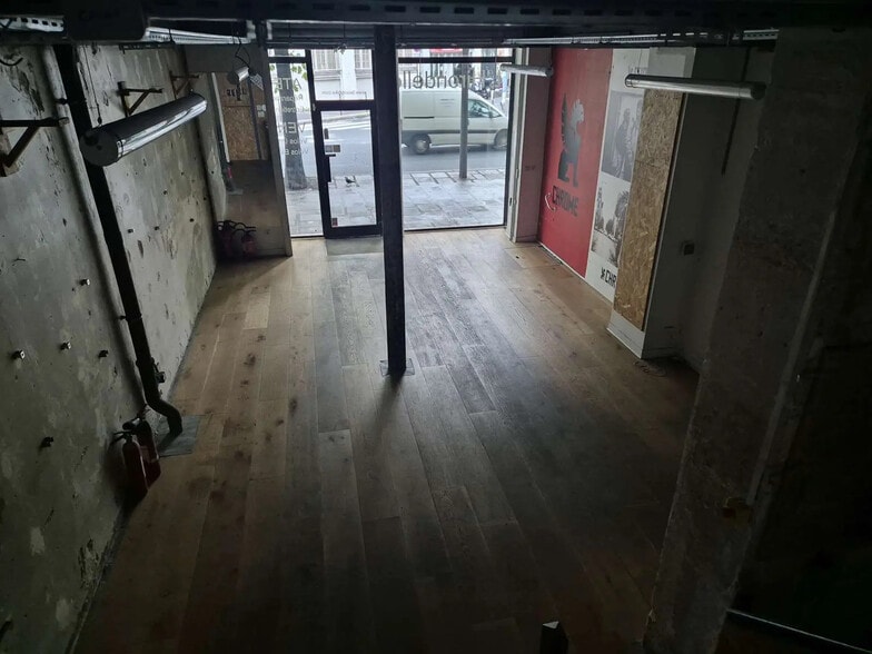 Retail in Paris for lease - Interior Photo - Image 2 of 5