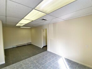 525 Fenimore Rd, Mamaroneck, NY for lease Interior Photo- Image 2 of 6