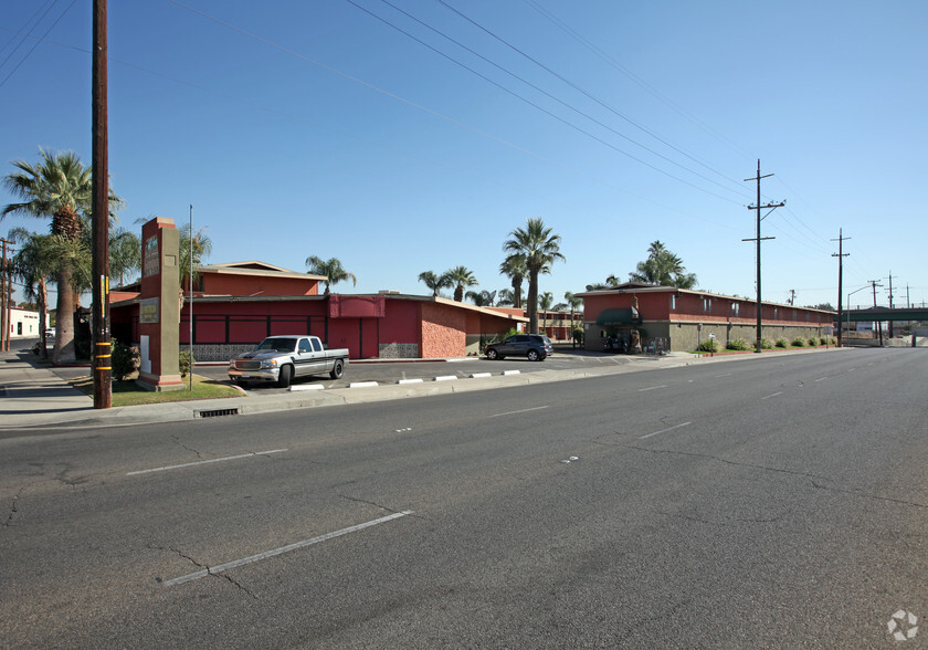 1622 Union Ave, Bakersfield, CA for sale - Building Photo - Image 1 of 1