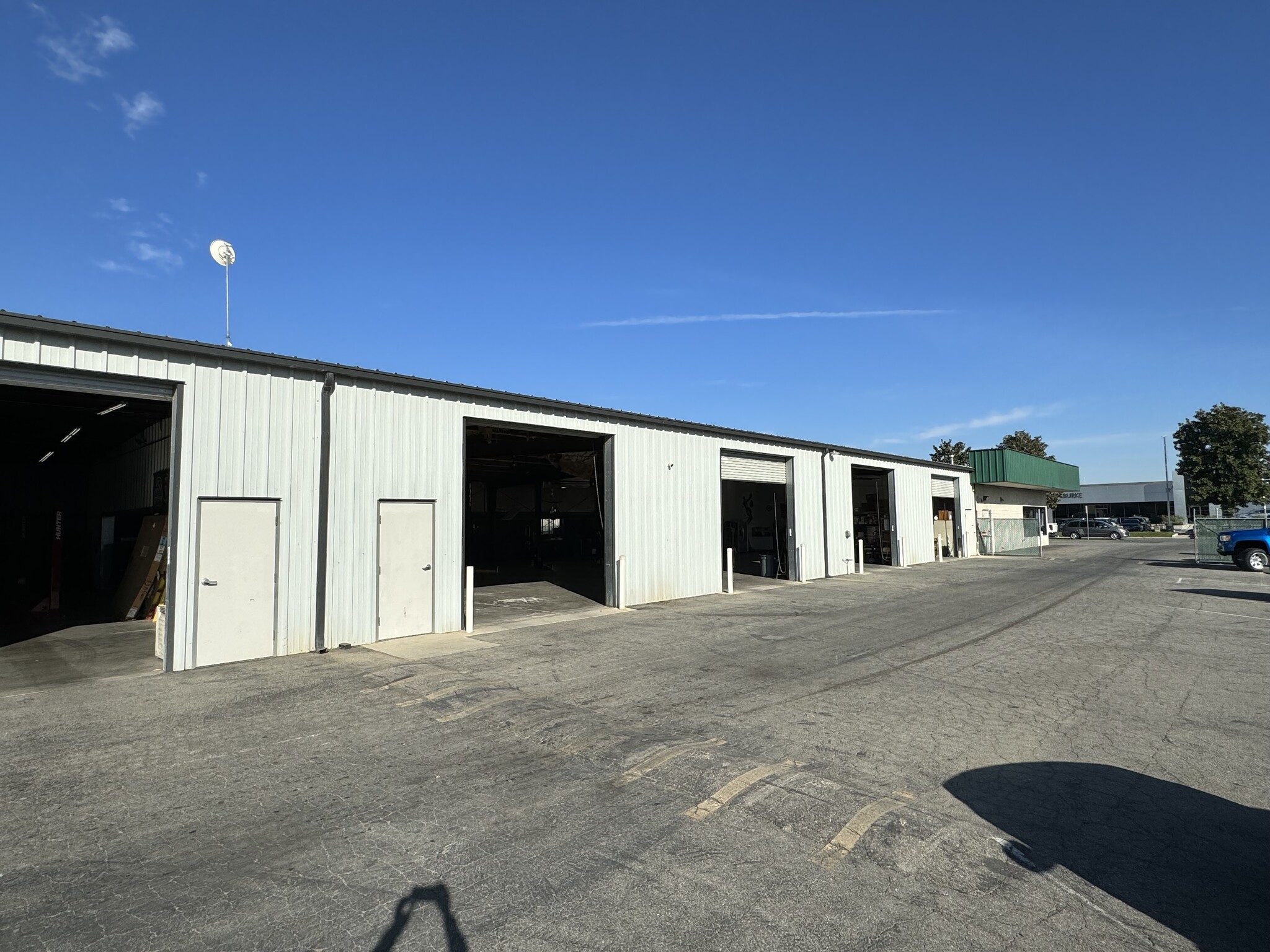 5401 Gasoline Alley Dr, Bakersfield, CA 93313 - Building 1 | LoopNet