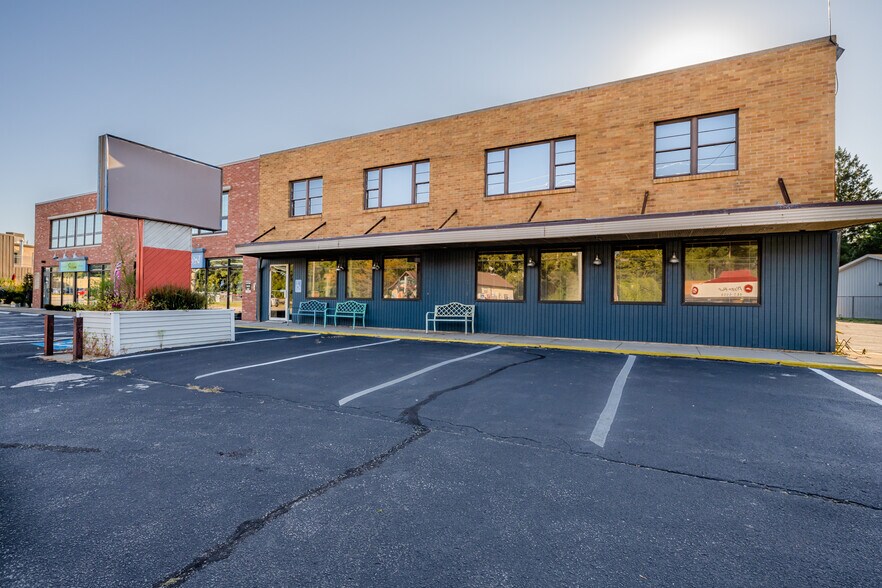 9735 Red Arrow Hwy, Bridgman, MI for sale - Primary Photo - Image 1 of 1