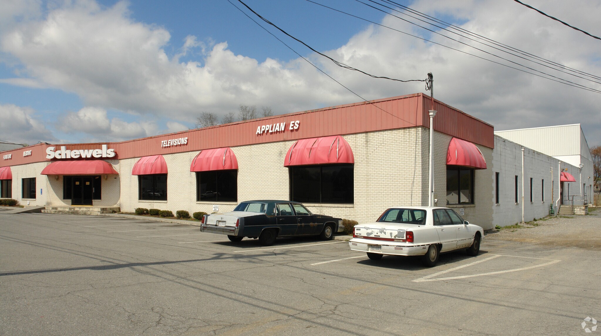 2811 NE Williamson Rd, Roanoke, VA for sale Primary Photo- Image 1 of 1