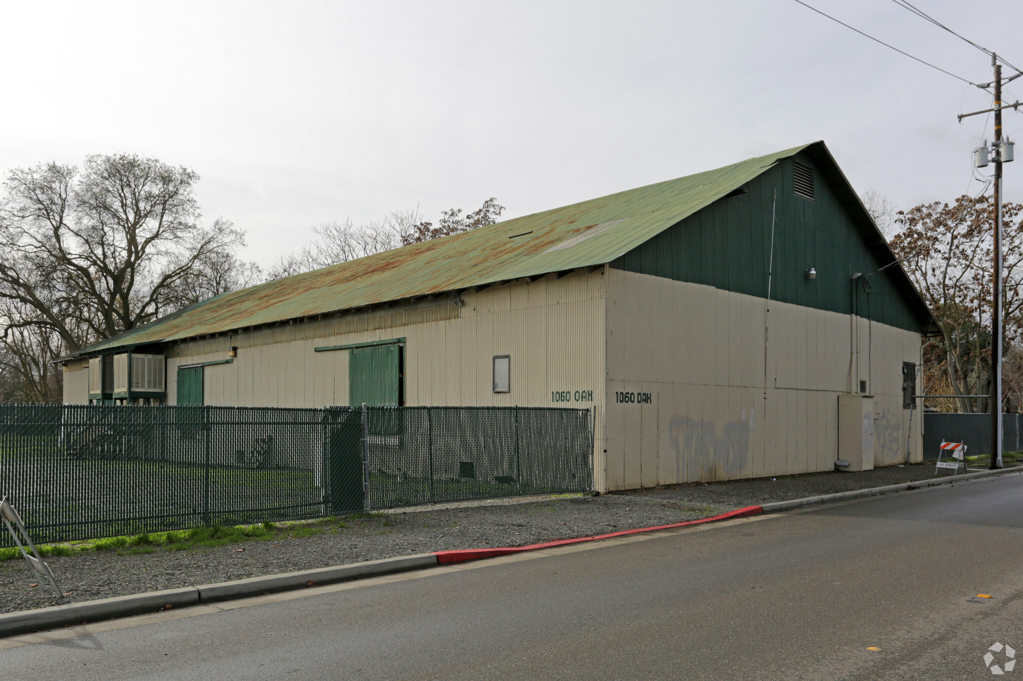 1060 Oak Ave, Woodland, CA for sale Primary Photo- Image 1 of 1