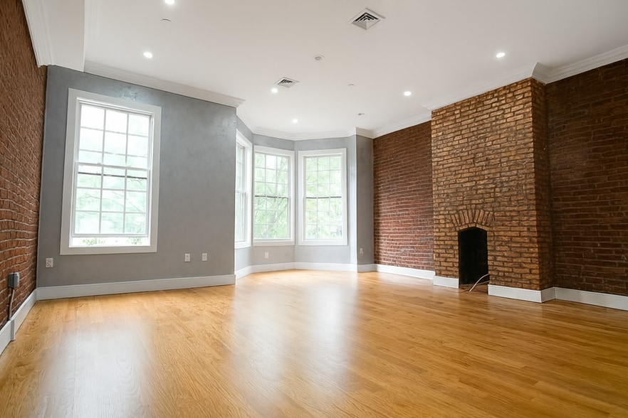 69 Grove St, Brooklyn, NY for sale - Interior Photo - Image 2 of 6