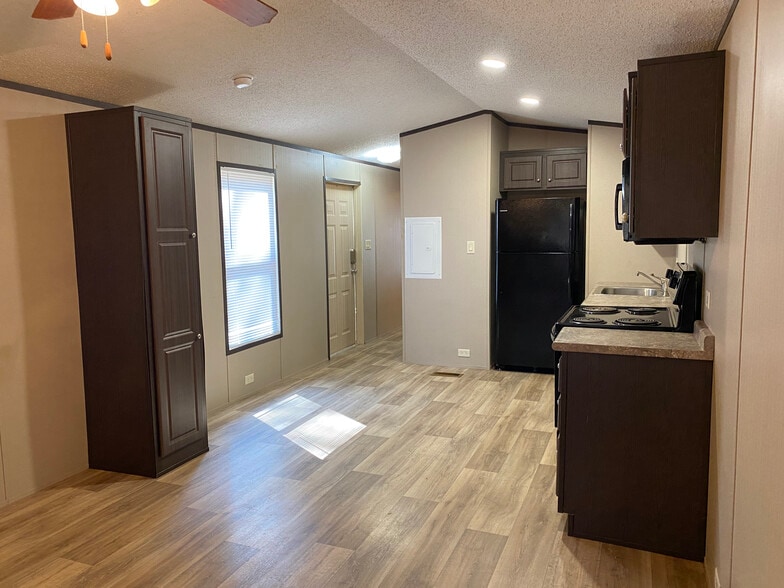 Bullard Single Family Portfolio portfolio of 2 properties for sale on LoopNet.com - Building Photo - Image 3 of 8