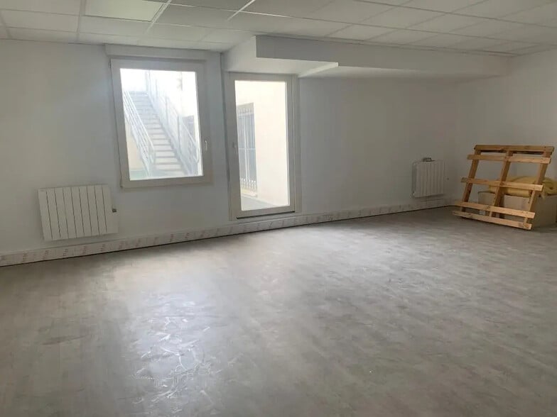 Office in Dijon for sale - Building Photo - Image 2 of 5