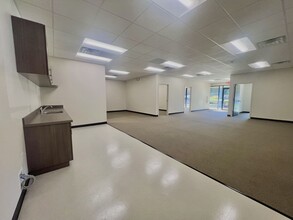 1688 Phoenix Pky, College Park, GA for lease Interior Photo- Image 2 of 7