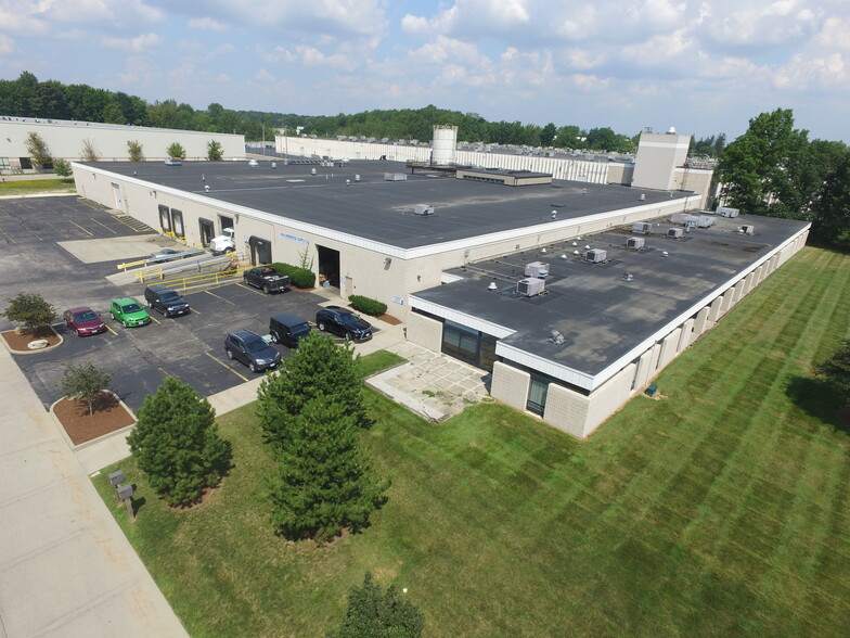 8400 Darrow Rd, Twinsburg, OH for lease - Building Photo - Image 2 of 6