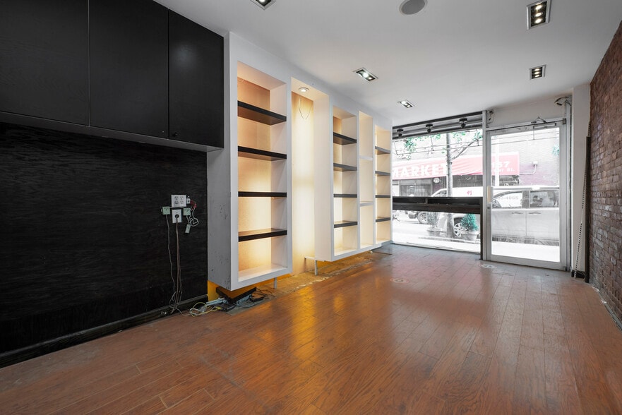 144 Hester St, New York, NY for lease - Interior Photo - Image 2 of 6