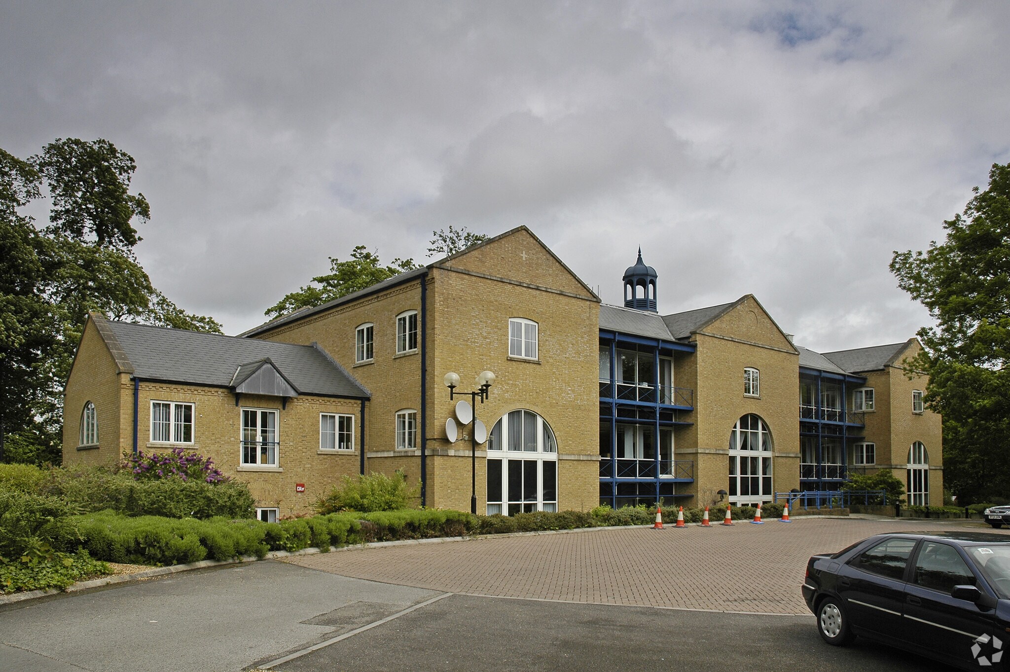 Stoneham Ln, Eastleigh for lease Primary Photo- Image 1 of 21