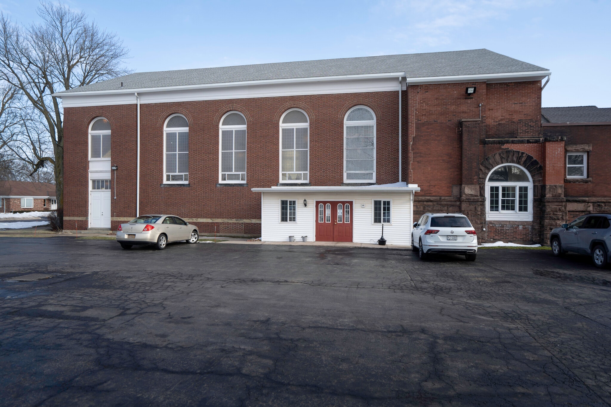 98 East Ave, Lockport, NY 14094 Office for Sale