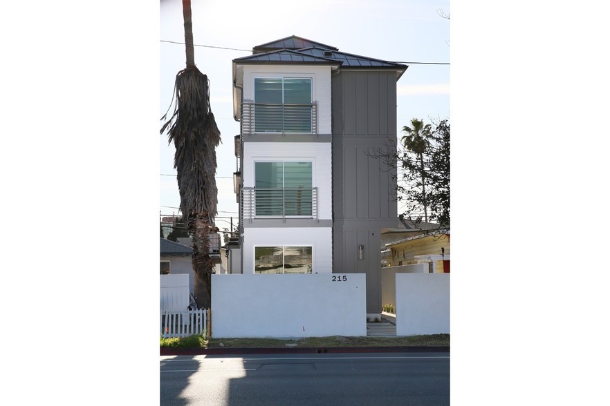 215 N Hollywood Way, Burbank, CA for sale - Building Photo - Image 1 of 26