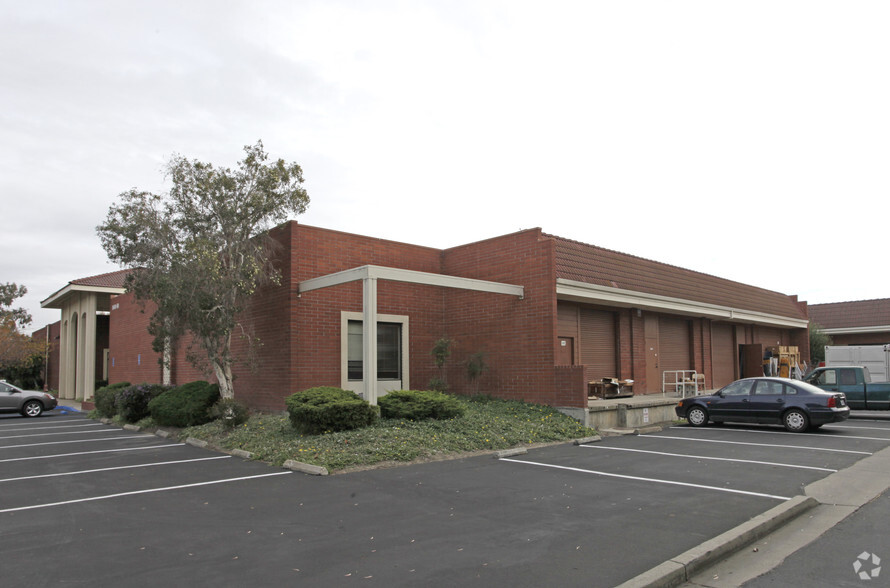 8430 Central Ave, Newark, CA for lease - Building Photo - Image 1 of 3