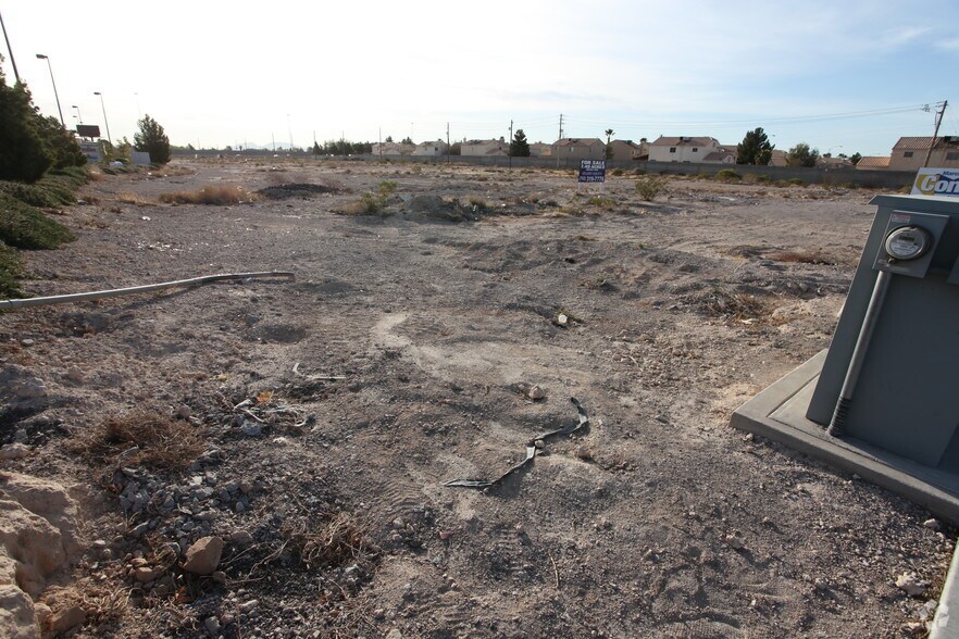 4204 N Tenaya Way, Las Vegas, NV for sale - Primary Photo - Image 1 of 1