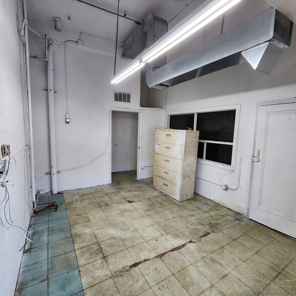 1572 Atlantic Ave, Brooklyn, NY for sale - Interior Photo - Image 3 of 6