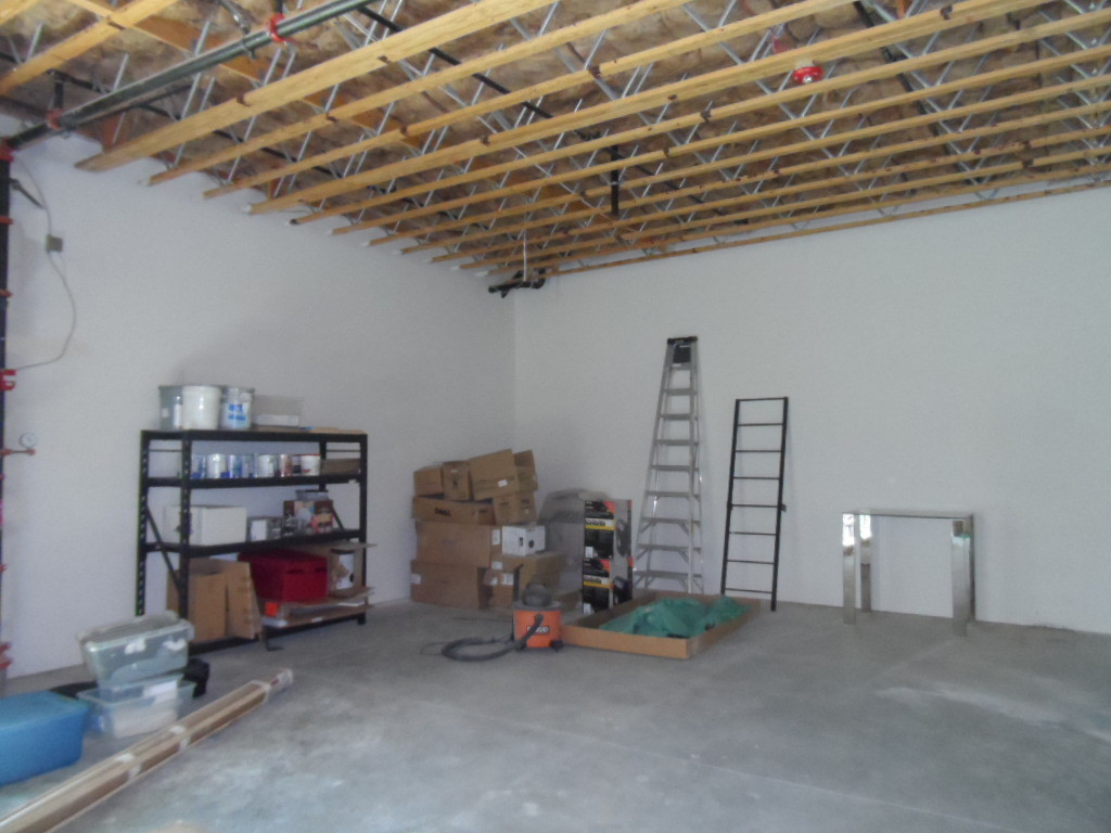 21031 Constitution Dr, California City, CA for lease Interior Photo- Image 1 of 3