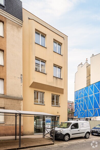 Office in Montrouge for lease - Building Photo - Image 3 of 3