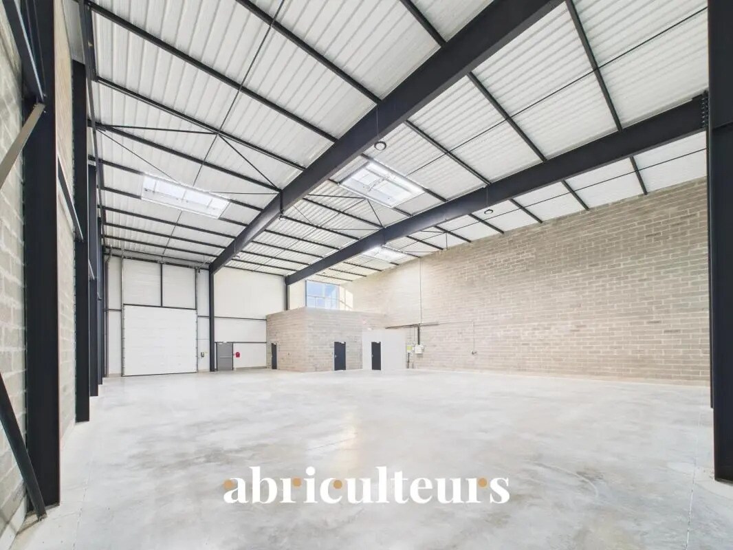 Office in Chartres for sale Building Photo- Image 1 of 4