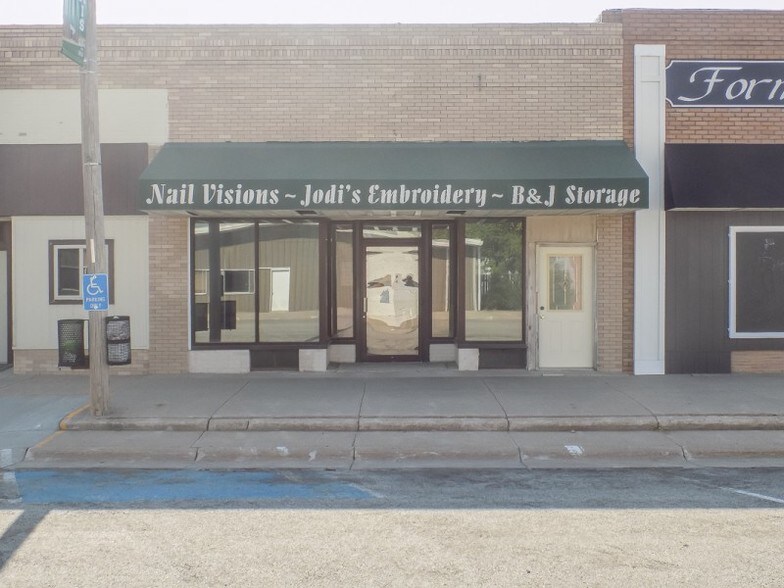 313 Commercial St, Loomis, NE for sale - Primary Photo - Image 1 of 1