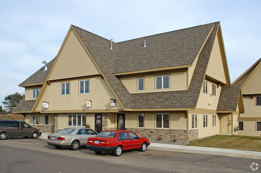 2097 County Road D E, Maplewood, MN for sale - Primary Photo - Image 1 of 1