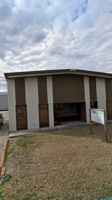 202 E Amedee Dr, Scott, LA for sale Primary Photo- Image 1 of 1