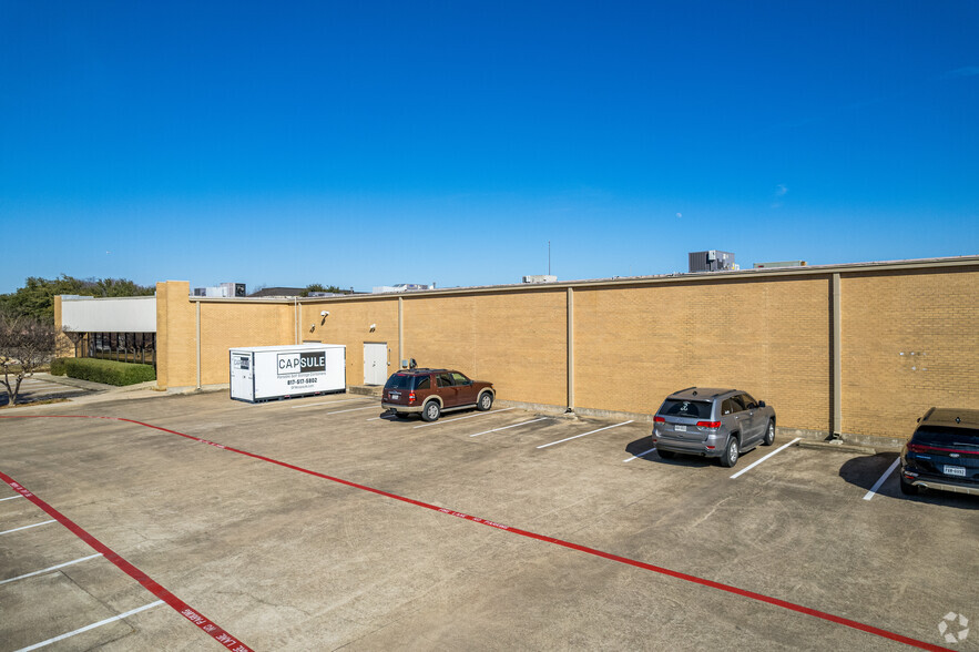 4400-4440 Beltway Dr, Addison, TX for lease - Building Photo - Image 3 of 5