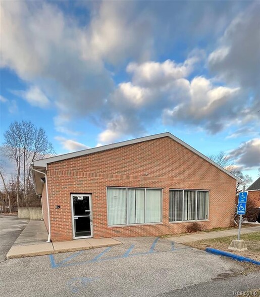 36608 Goddard Rd, Romulus, MI for sale - Building Photo - Image 1 of 1