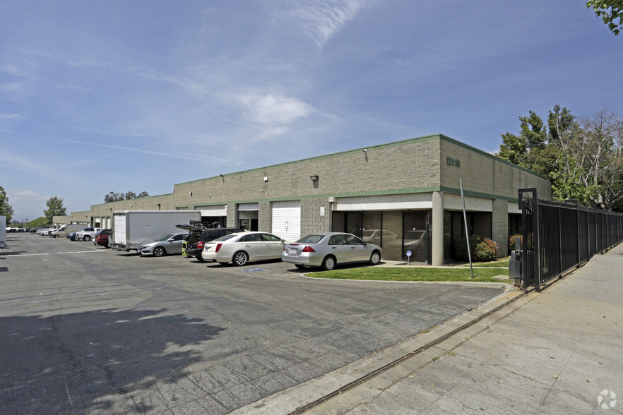 12410 Foothill Blvd, Sylmar, CA for lease - Building Photo - Image 1 of 5