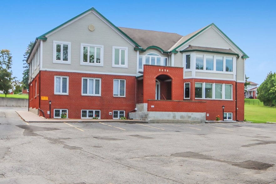 5494 Manotick Main St, Manotick, ON for lease - Primary Photo - Image 1 of 7