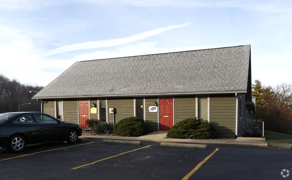 1050-1068 N University Blvd, Middletown, OH for sale - Building Photo - Image 2 of 24