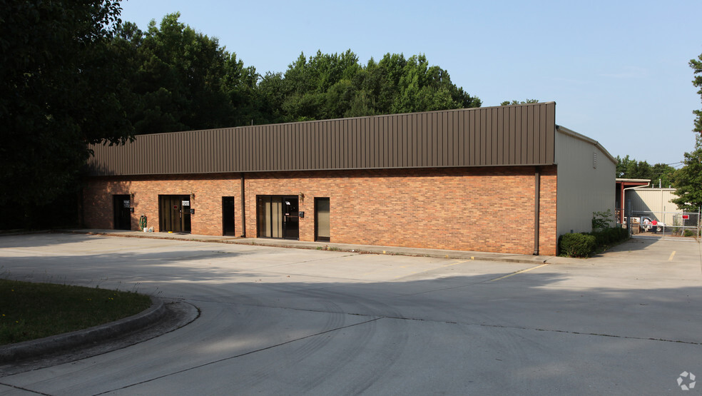 9279 S Main Ct, Jonesboro, GA for lease - Primary Photo - Image 1 of 4