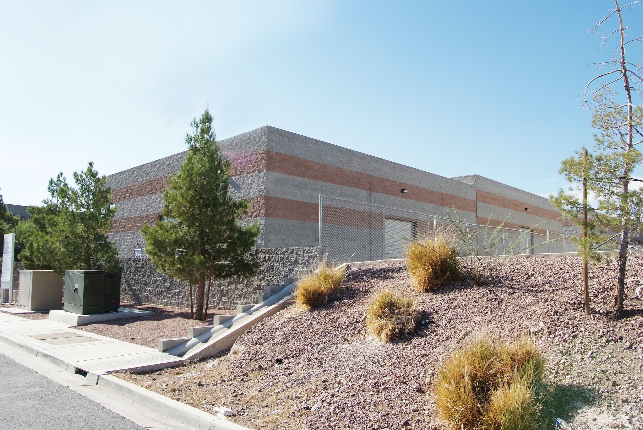 4737-4741 Vandenberg, North Las Vegas, NV for lease Building Photo- Image 1 of 8